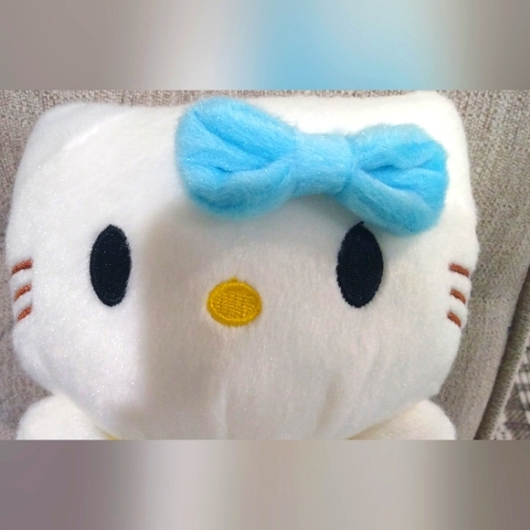 Hello Kitty plush - Picture 9 of 9